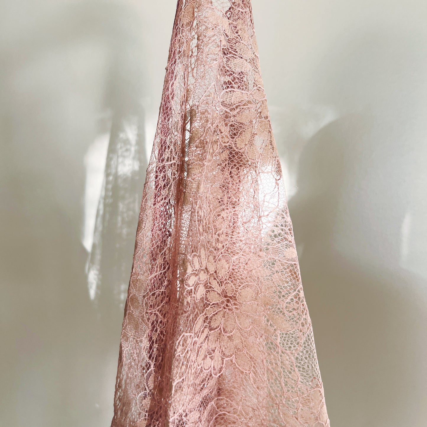 Couvre-chef en dentelle triangulaire