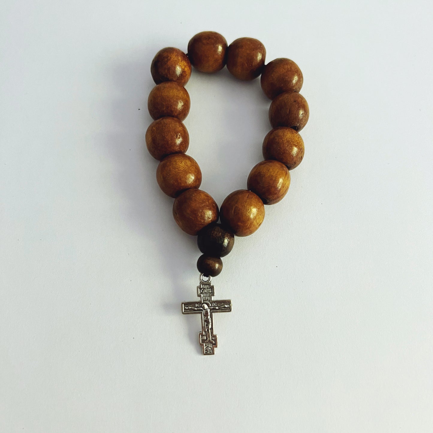 Bracelet de prière en bois à 12 perles avec crucifix