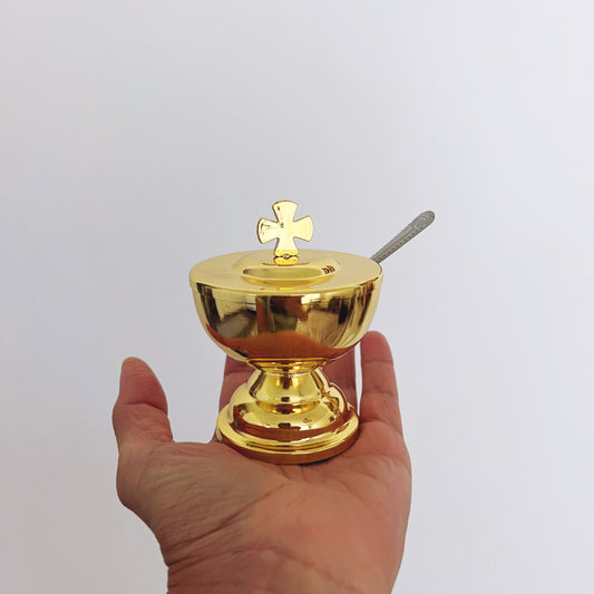 Pequeño incensario de oro