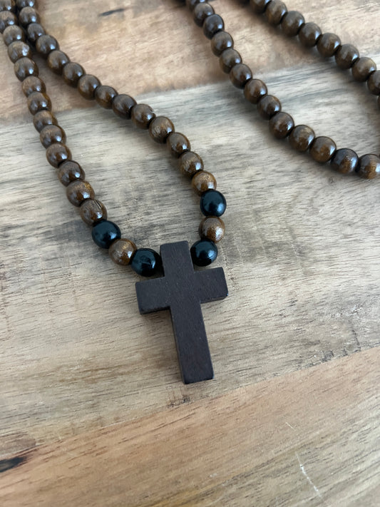 Pulsera de oración de madera oscura de 75 cuentas con espaciadores rojos