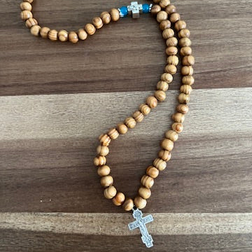 Pulsera de oración de madera oscura de 75 cuentas con espaciadores rojos