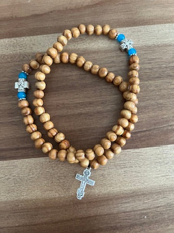 Pulsera de oración de madera oscura de 75 cuentas con espaciadores rojos