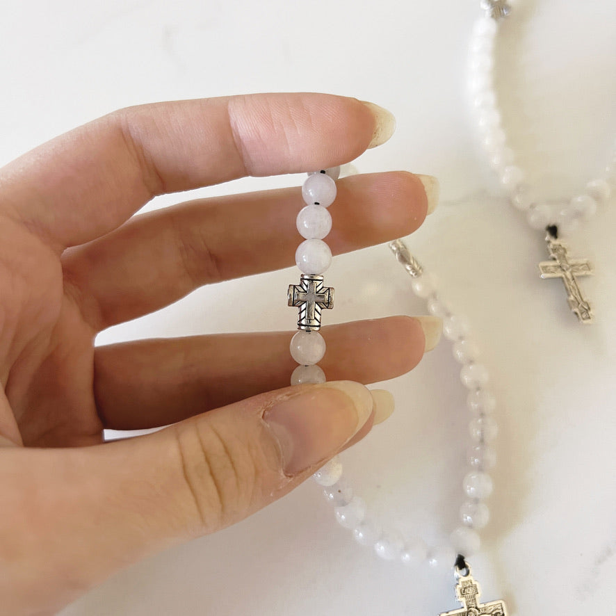 Pulsera de oración de madera de 50 cuentas con cuentas espaciadoras de lavanda