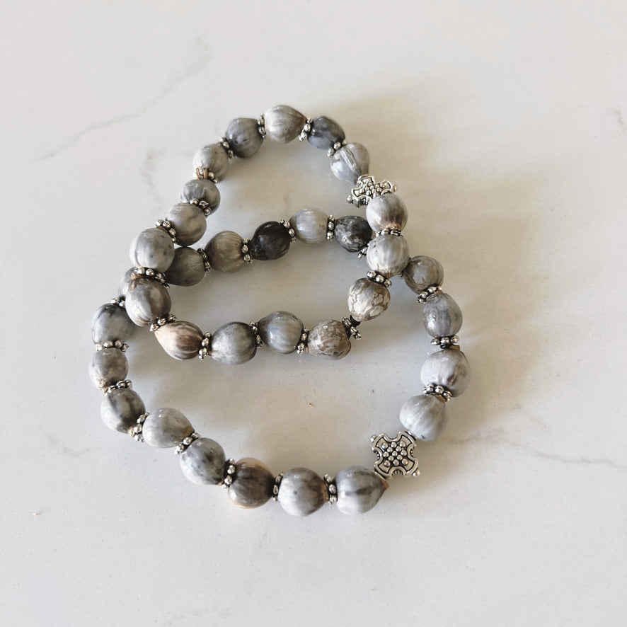 Pulsera de oración de 33 cuentas de madera de wengué con cuentas espaciadoras de lavanda