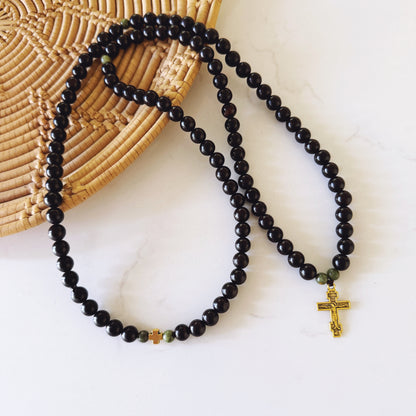 Pulsera de oración de ébano de 100 cuentas con separadores de jade y crucifijo de oro