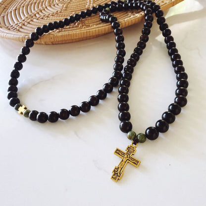 Pulsera de oración de ébano de 100 cuentas con separadores de jade y crucifijo de oro