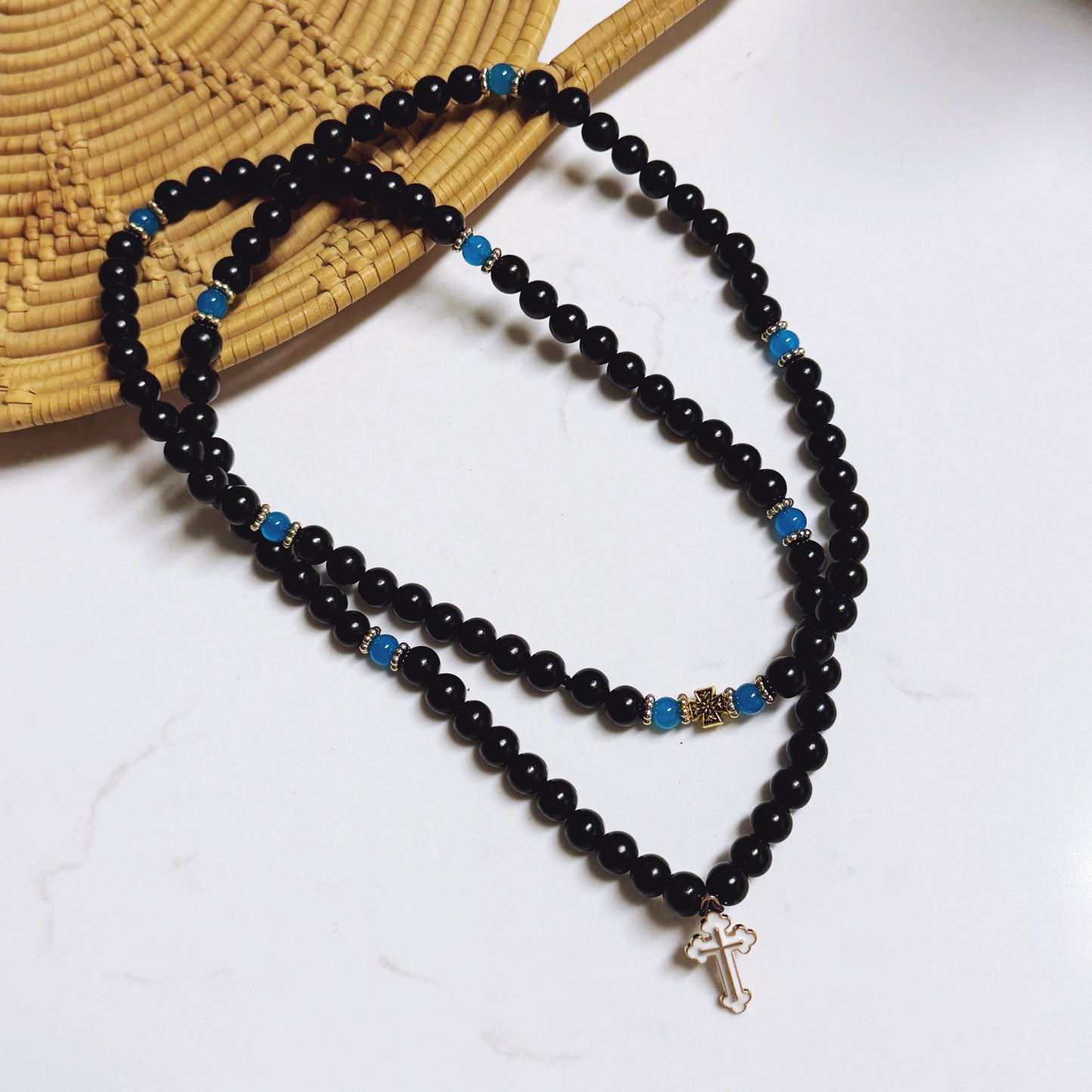 Pulsera de oración de ébano de 100 cuentas con separadores de jade y crucifijo de oro